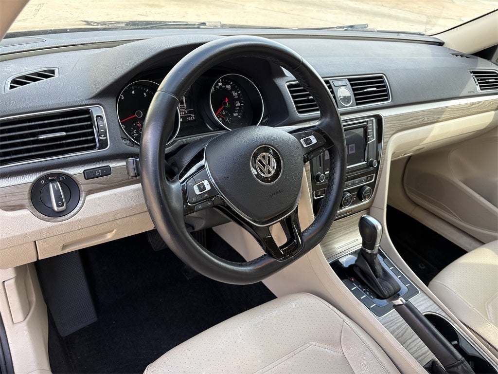 2016 Volkswagen Passat 1.8T SE