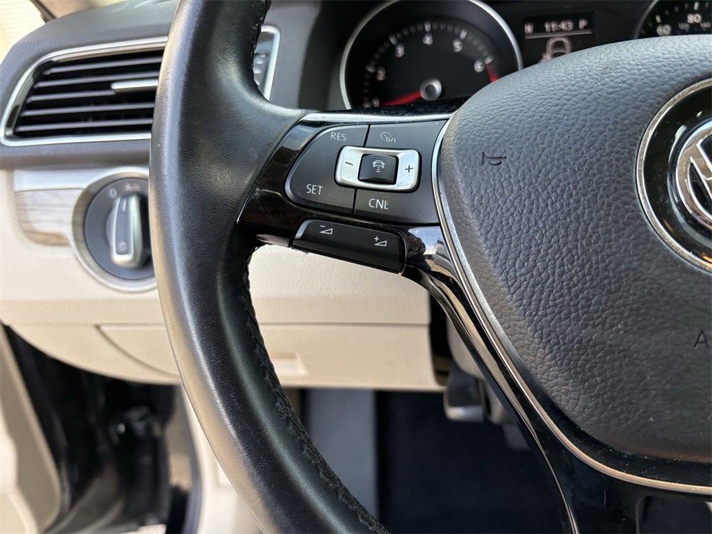 2016 Volkswagen Passat 1.8T SE