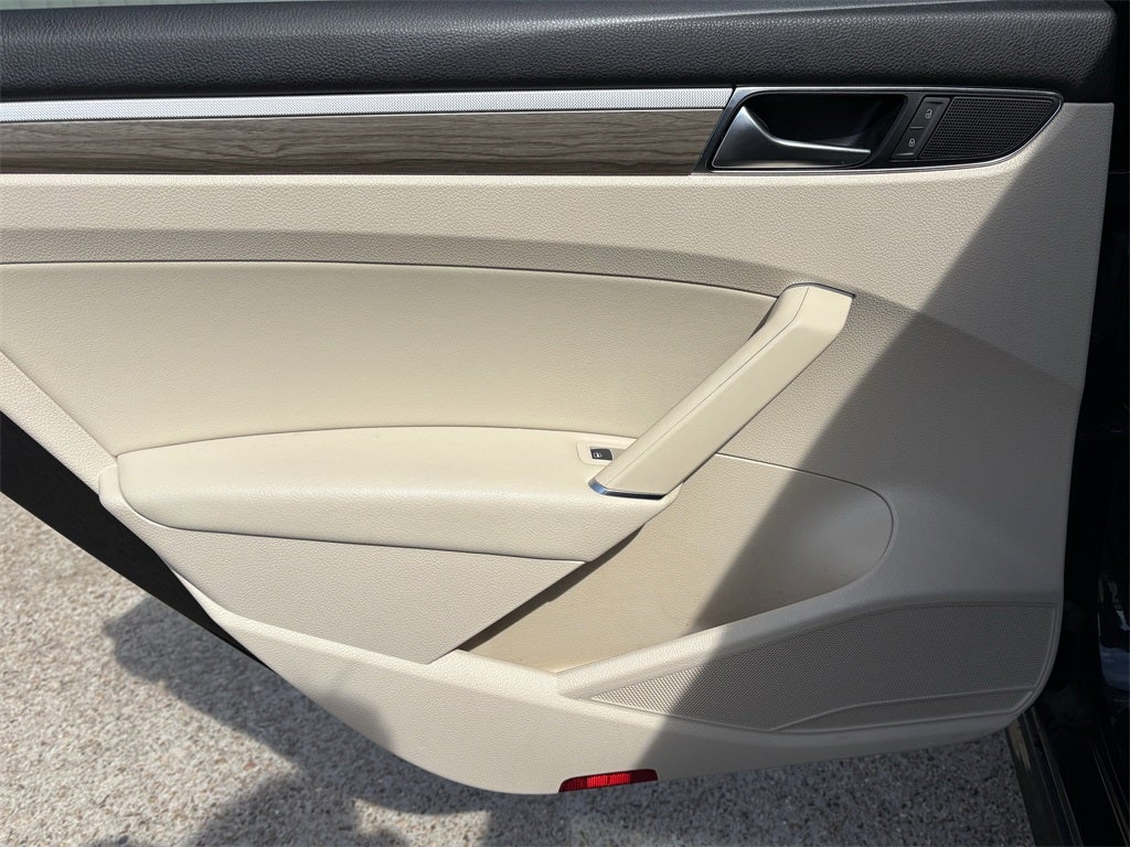 2016 Volkswagen Passat 1.8T SE