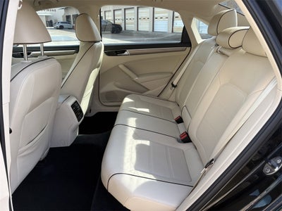 2016 Volkswagen Passat 1.8T SE