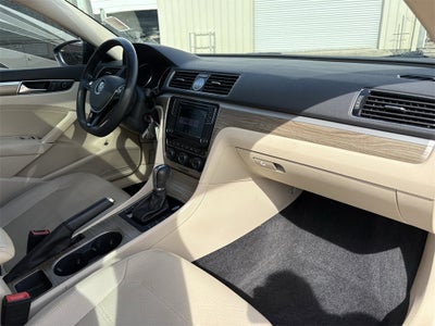 2016 Volkswagen Passat 1.8T SE