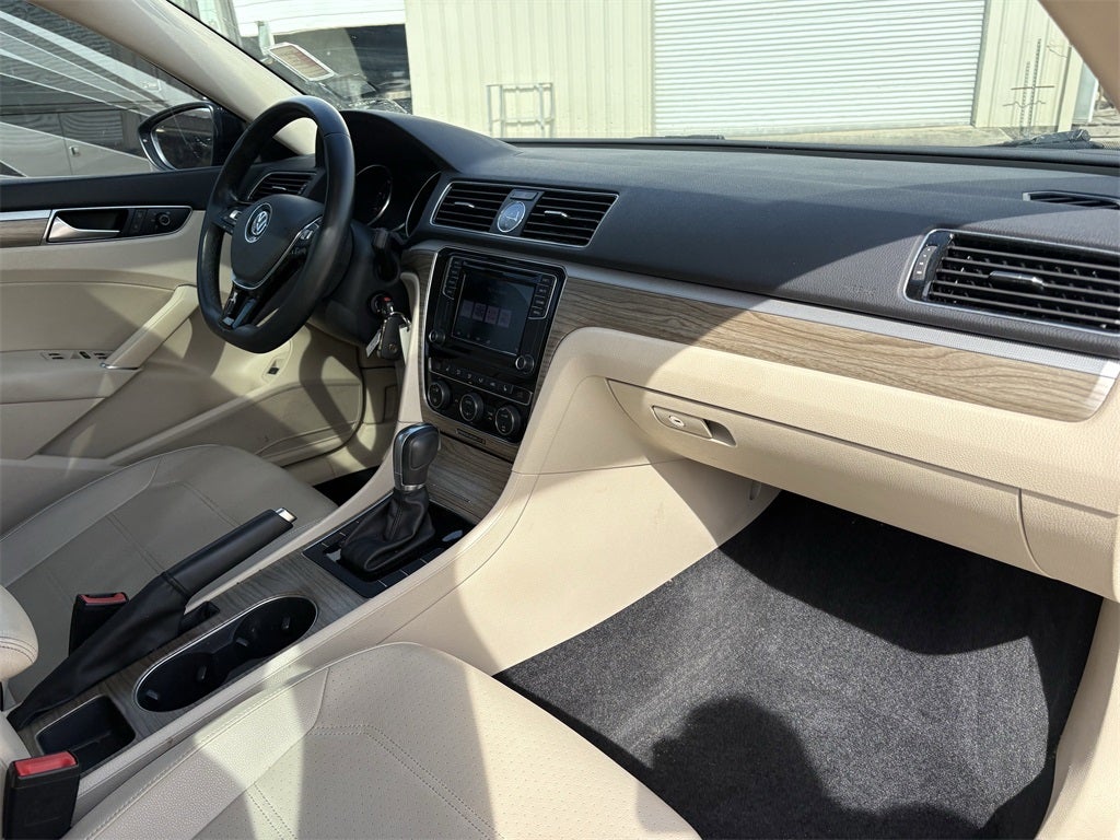 2016 Volkswagen Passat 1.8T SE