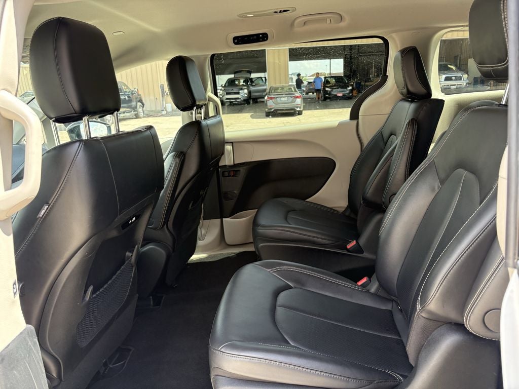 2024 Chrysler Pacifica Hybrid Select