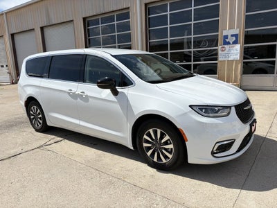 2024 Chrysler Pacifica Hybrid Select