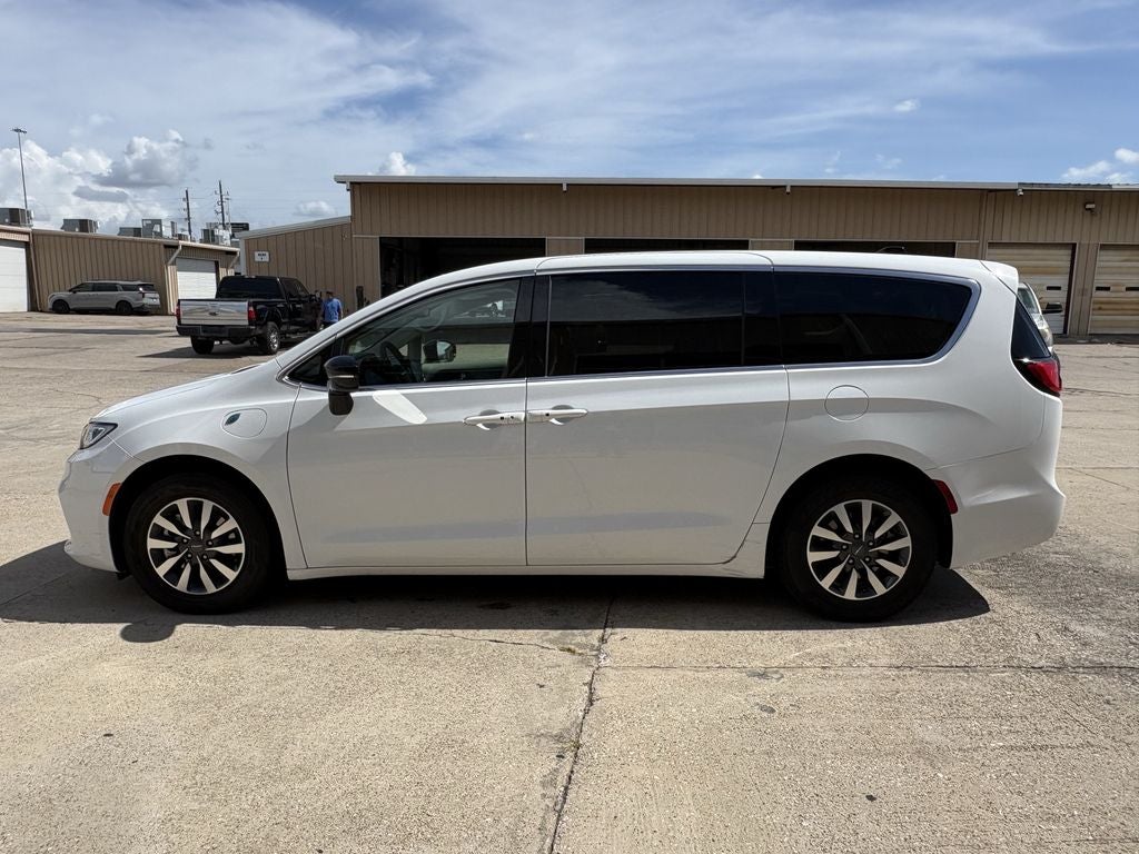 2024 Chrysler Pacifica Hybrid Select