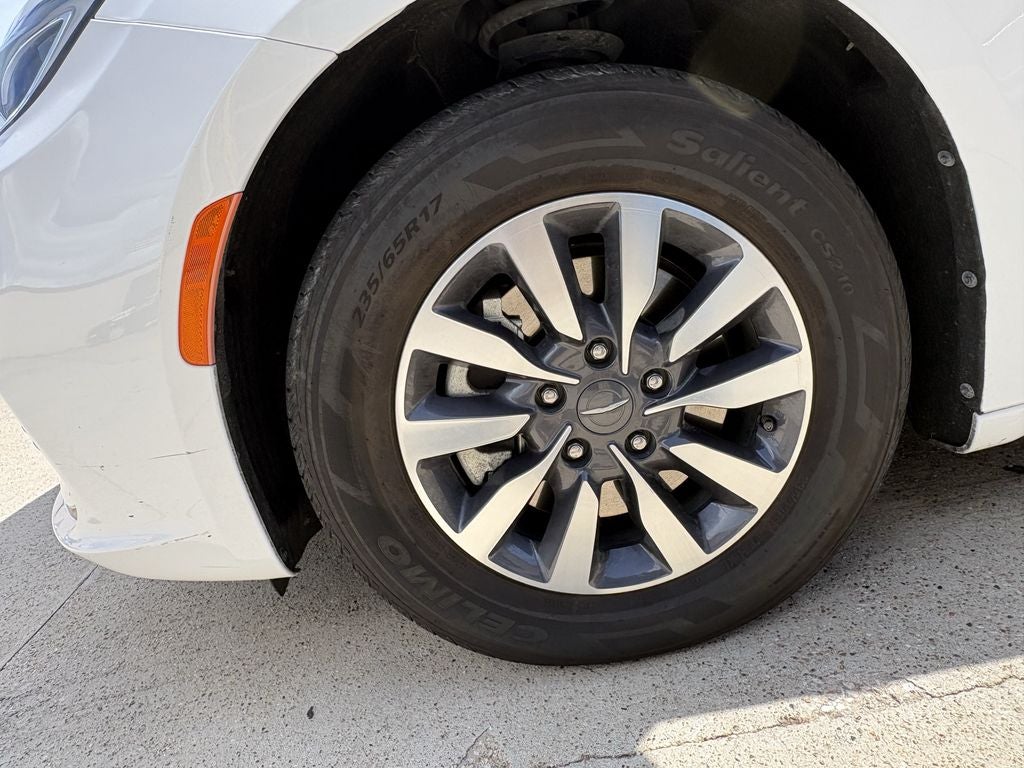 2024 Chrysler Pacifica Hybrid Select
