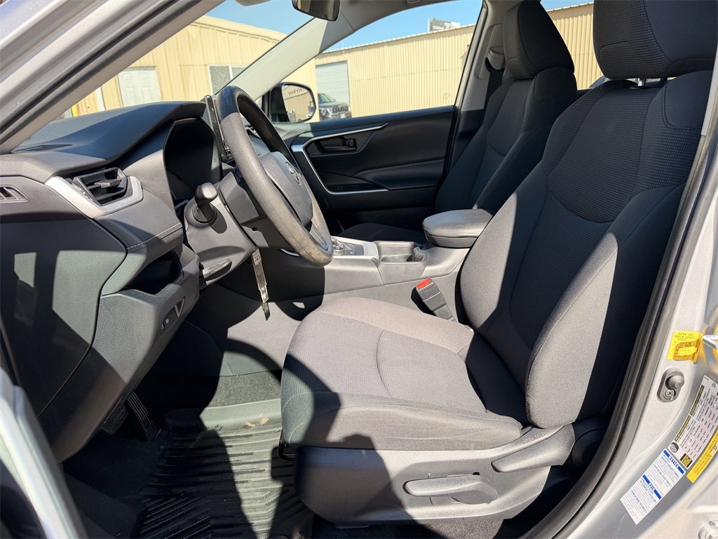 2020 Toyota RAV4 Hybrid LE