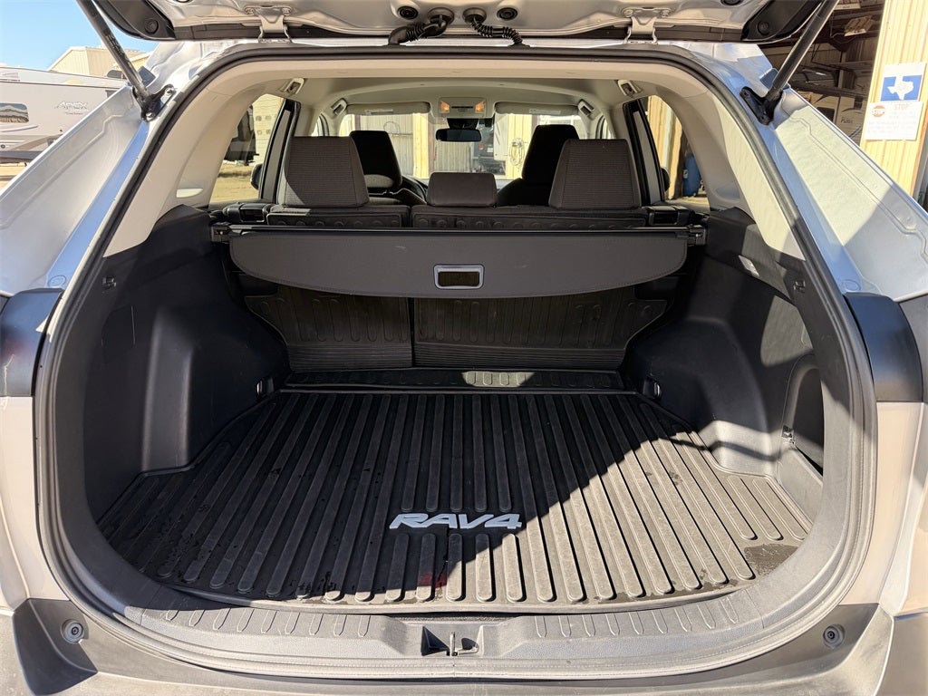 2020 Toyota RAV4 Hybrid LE