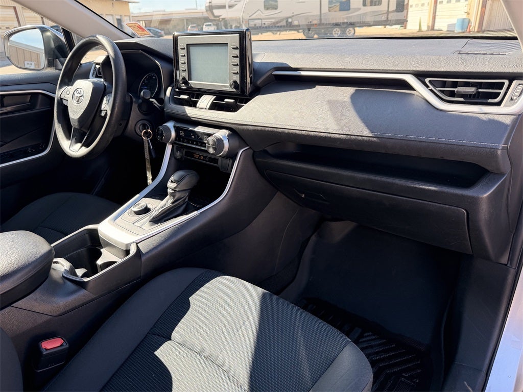 2020 Toyota RAV4 Hybrid LE