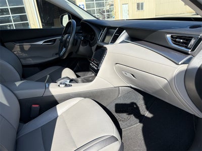 2023 INFINITI QX50 LUXE