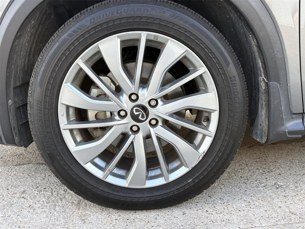 2023 INFINITI QX50 LUXE