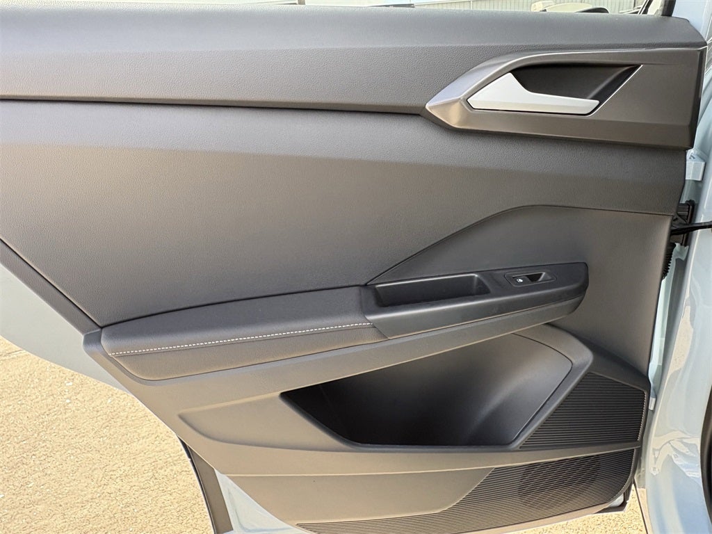 2026 Volkswagen Taos 1.5T SE Black