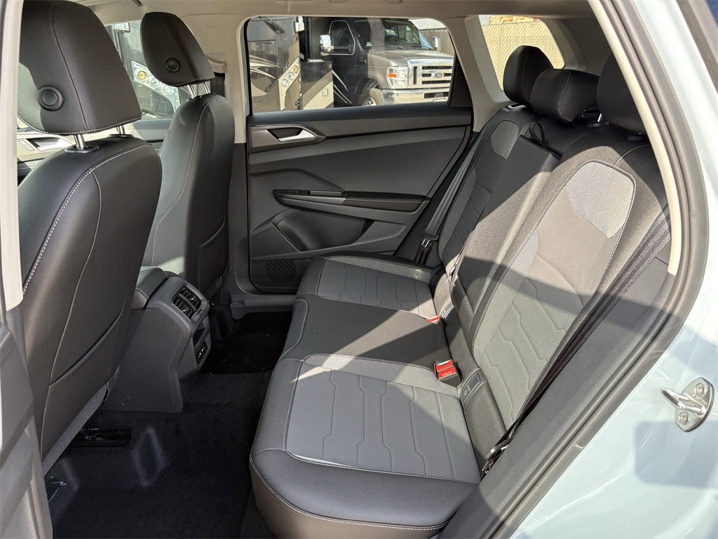 2026 Volkswagen Taos 1.5T SE Black