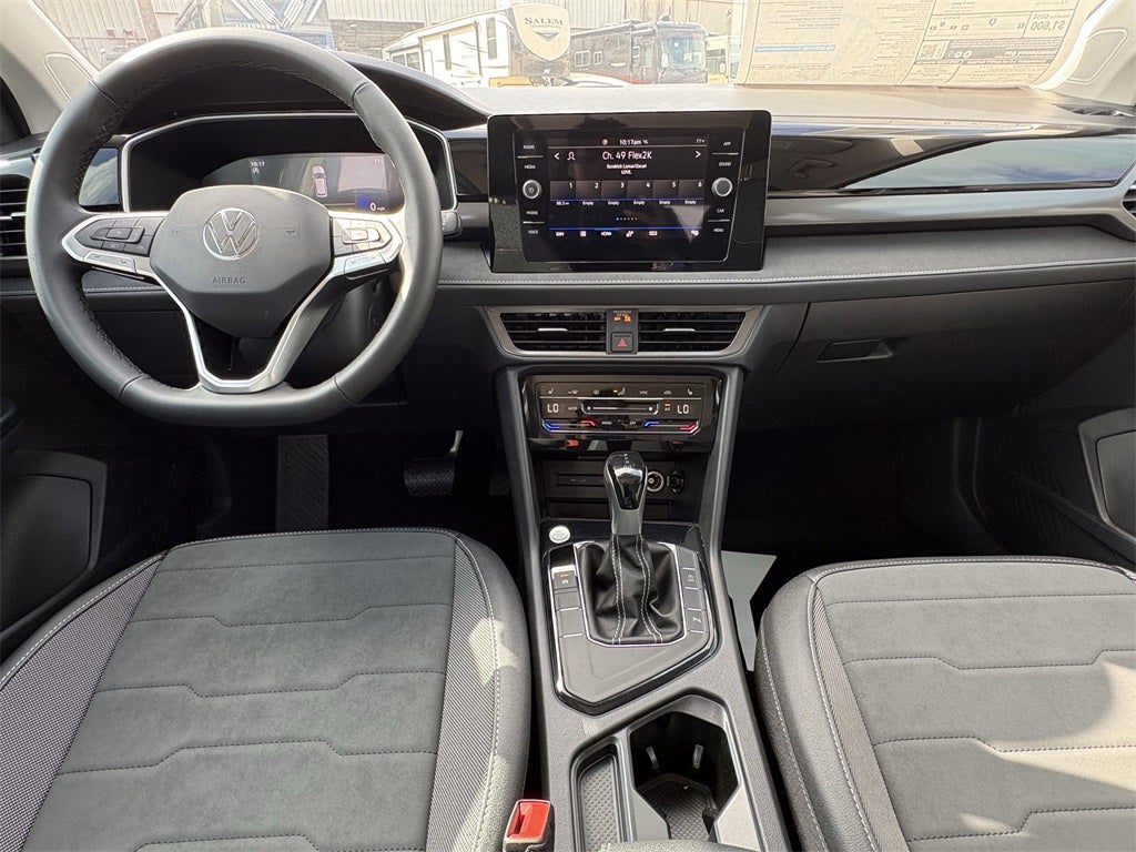 2026 Volkswagen Taos 1.5T SE Black