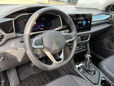 2026 Volkswagen Taos 1.5T SE Black