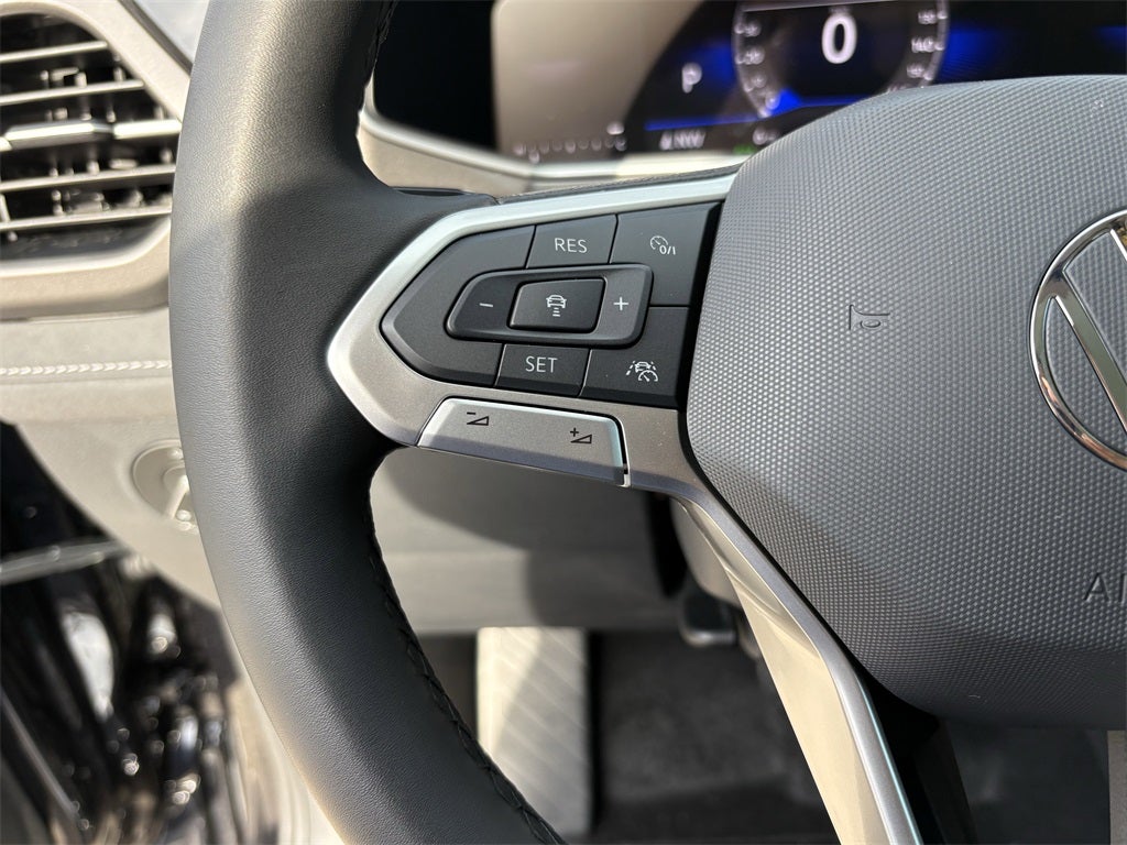 2026 Volkswagen Taos 1.5T SE Black