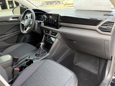 2026 Volkswagen Taos 1.5T SE Black