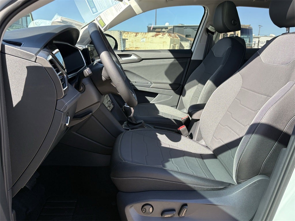 2026 Volkswagen Taos 1.5T SE Black