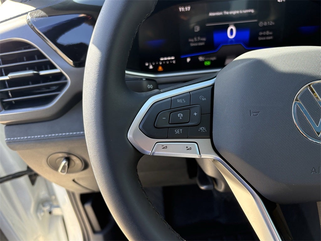 2026 Volkswagen Taos 1.5T SE Black