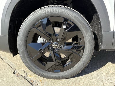 2026 Volkswagen Taos 1.5T SE Black