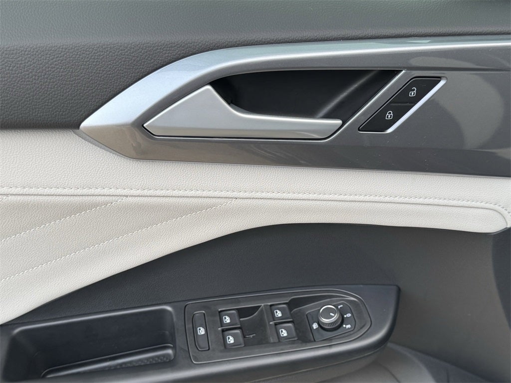 2025 Volkswagen Taos 1.5T SEL