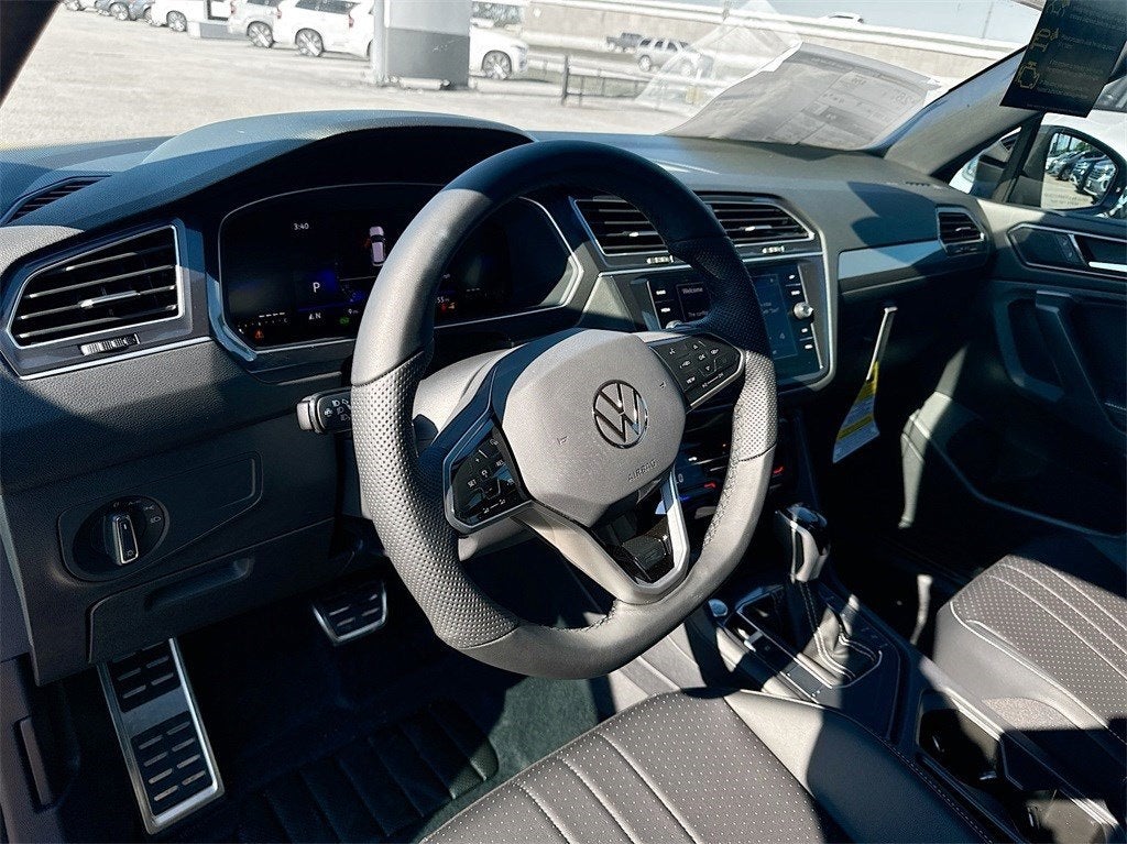 2024 Volkswagen Tiguan 2.0T SE R-Line Black