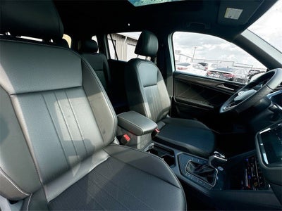 2024 Volkswagen Tiguan 2.0T SE R-Line Black