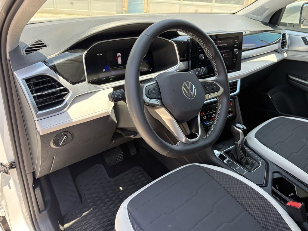 2025 Volkswagen Taos SE - Photo 14