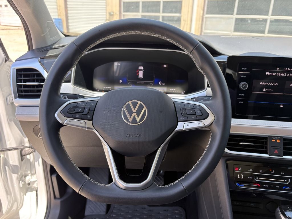 2025 Volkswagen Taos SE - Photo 15