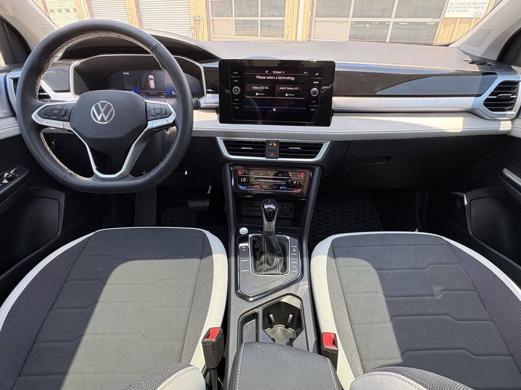 2025 Volkswagen Taos SE - Photo 25