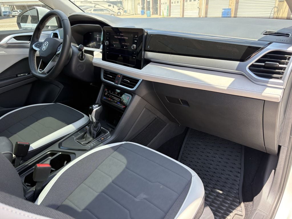 2025 Volkswagen Taos SE - Photo 27