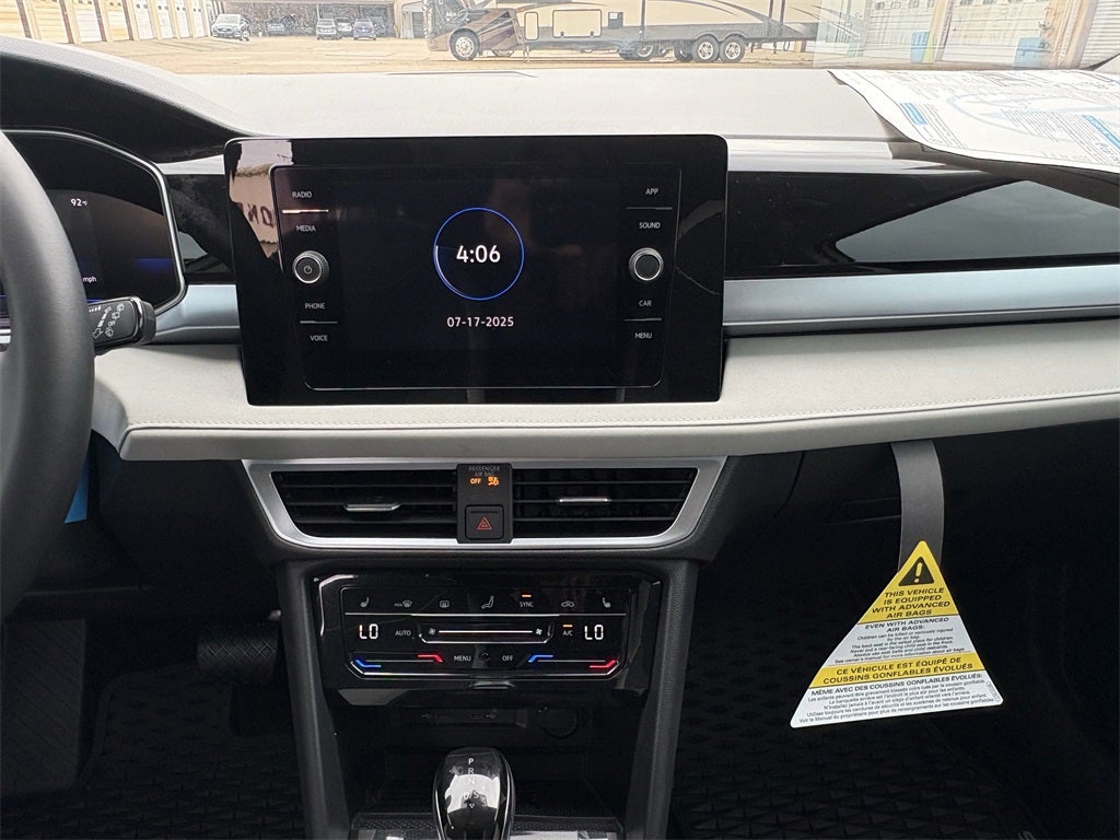 2025 Volkswagen Taos 1.5T SE