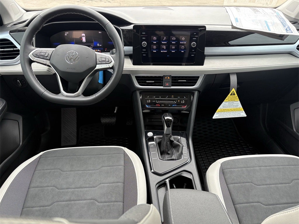 2025 Volkswagen Taos 1.5T SE