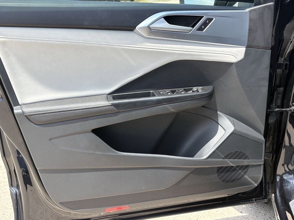 2025 Volkswagen Taos SE - Photo 10