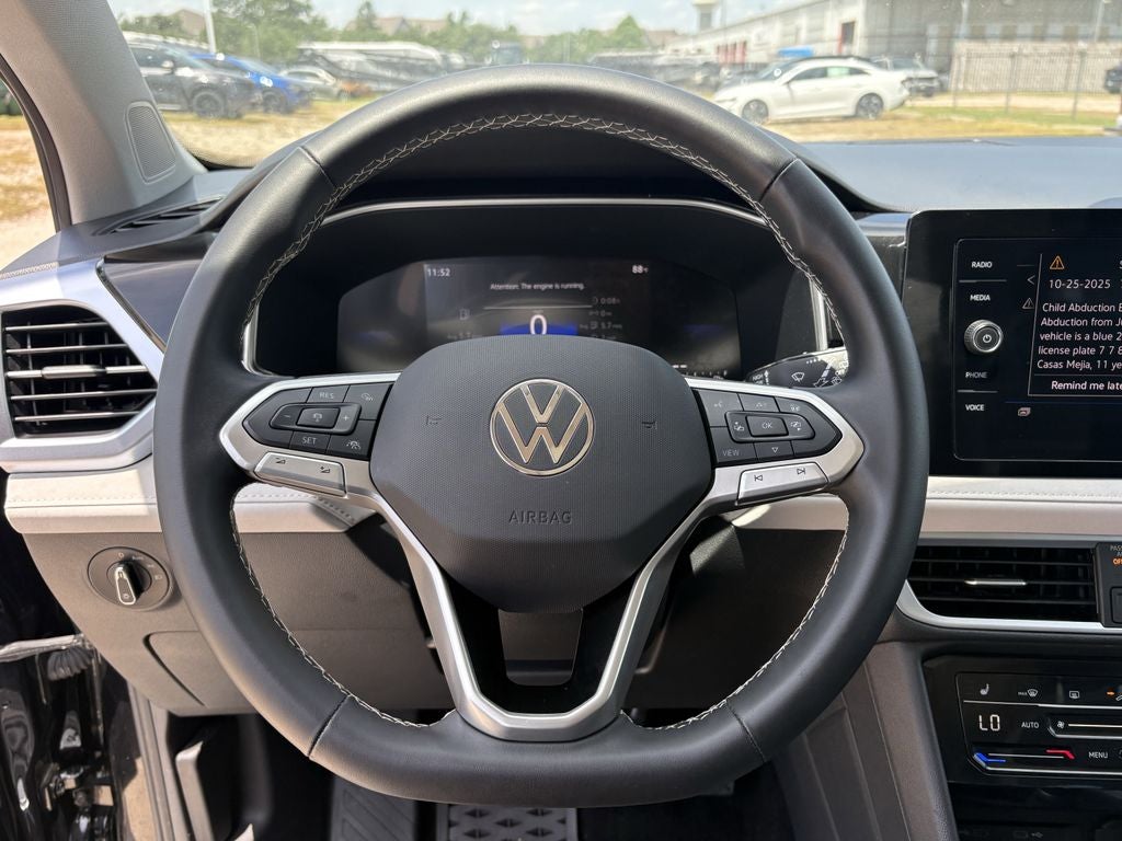 2025 Volkswagen Taos SE - Photo 15