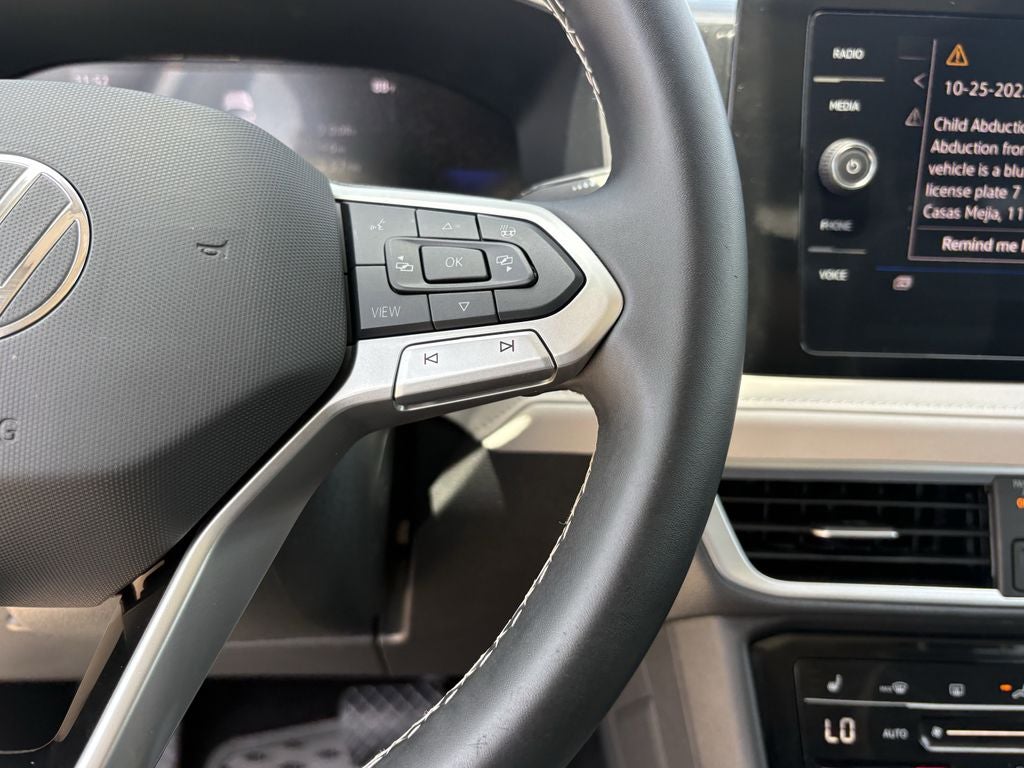 2025 Volkswagen Taos SE - Photo 17