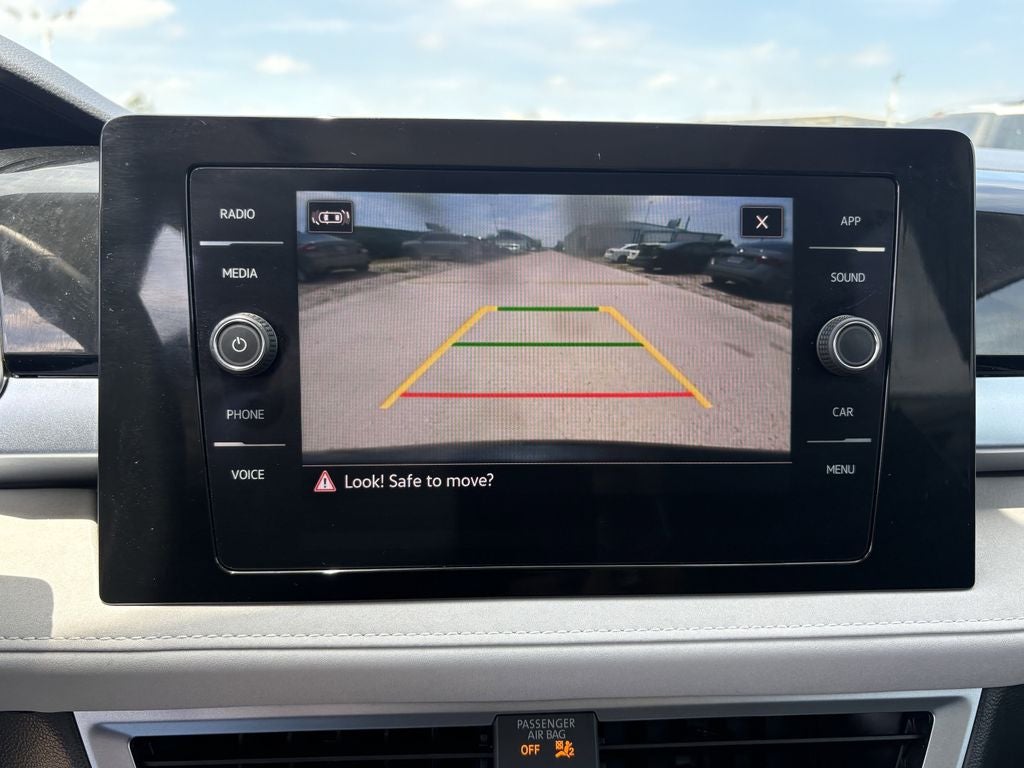 2025 Volkswagen Taos SE - Photo 19