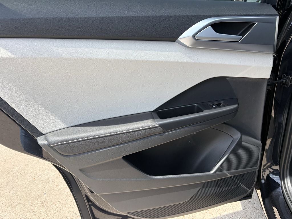 2025 Volkswagen Taos SE - Photo 23
