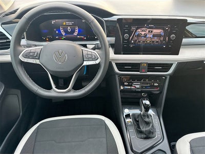 2025 Volkswagen Taos 1.5T SE