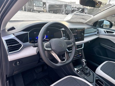 2025 Volkswagen Taos 1.5T SE