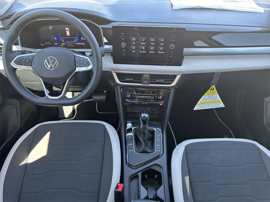 2025 Volkswagen Taos 1.5T SE
