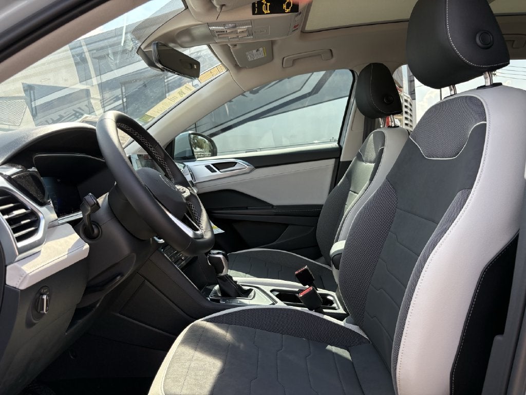 2027 Volkswagen Taos 1.5T SE