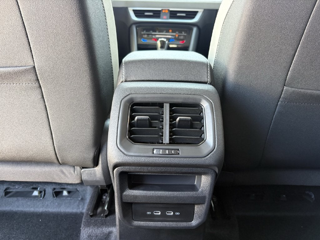 2027 Volkswagen Taos 1.5T SE