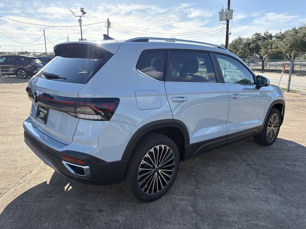 2027 Volkswagen Taos 1.5T SE