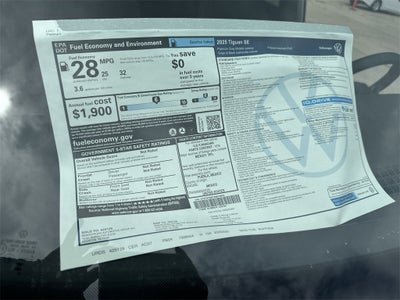 2025 Volkswagen Tiguan 2.0T SE