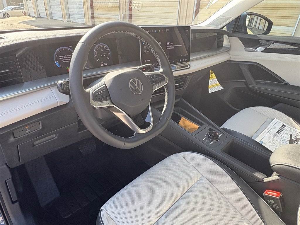 2025 Volkswagen Tiguan 2.0T SE