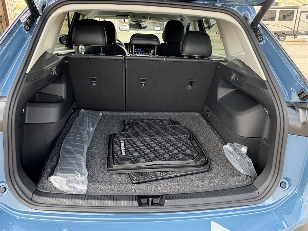 2025 Volkswagen Tiguan 2.0T SE