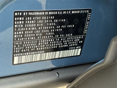 2025 Volkswagen Tiguan 2.0T SE