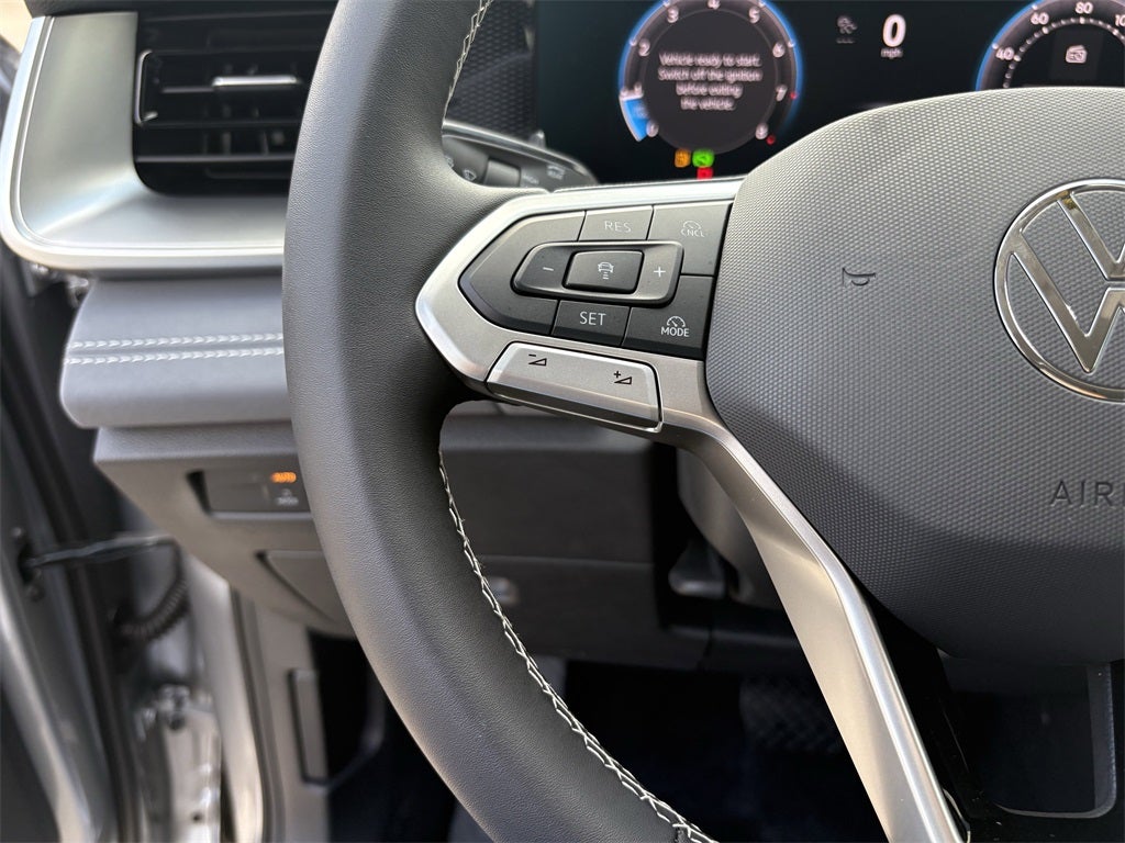 2025 Volkswagen Tiguan 2.0T SE