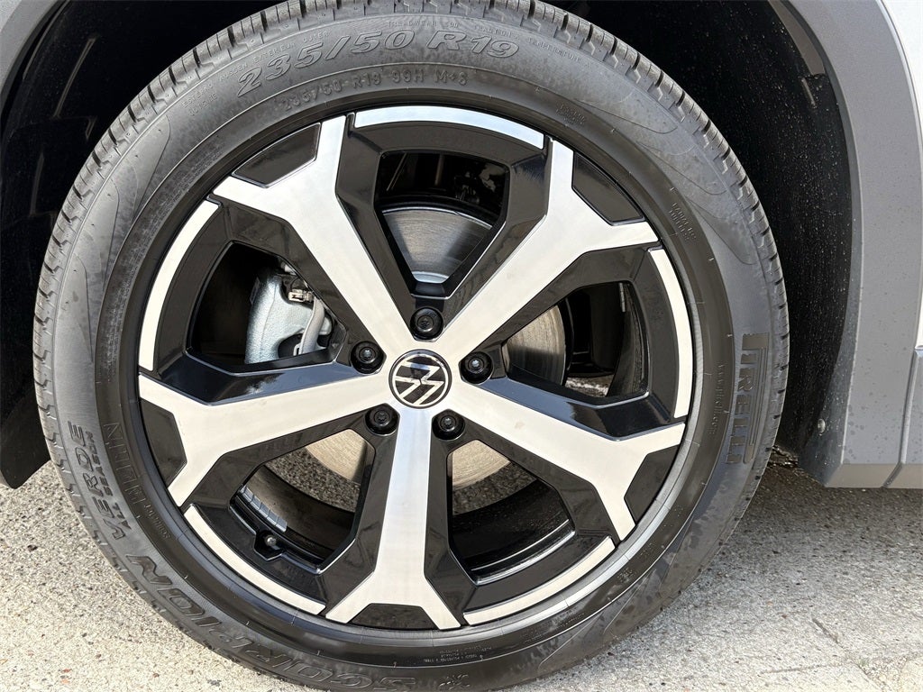 2025 Volkswagen Tiguan 2.0T SE